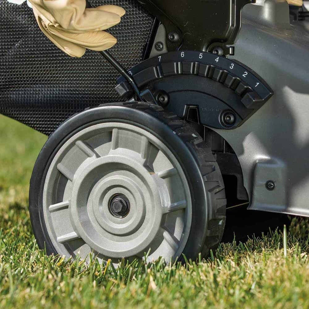 Commercial Self Propelled Lawn Mower